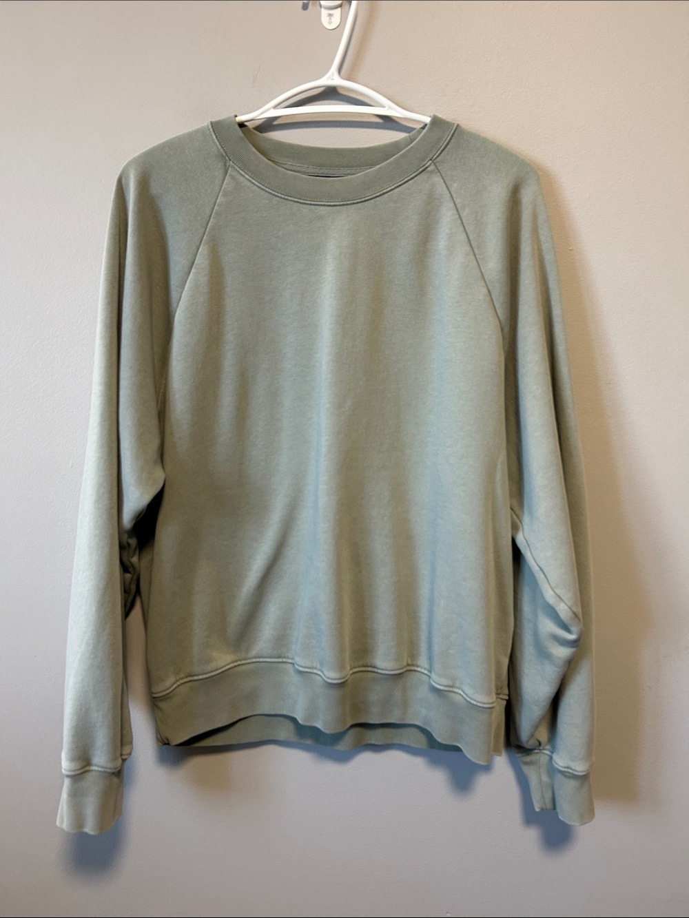 Gap Crewneck Sweatshirt and Joggers Set - Picture 3 of 14